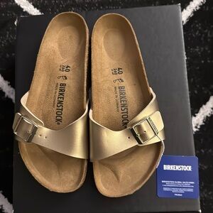 Birkenstock women Size 40 color gold Madrid BRAND NEW